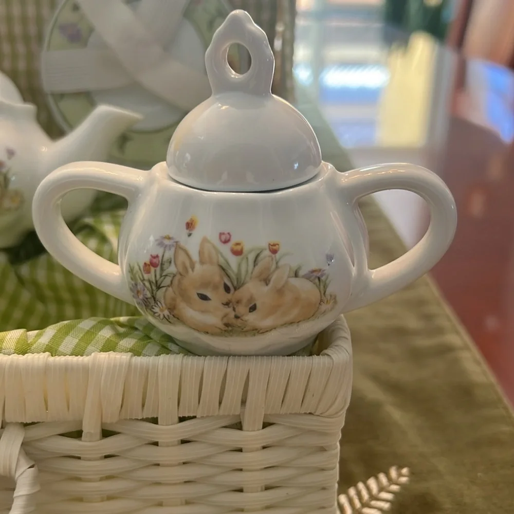Vintage, MCM.  children’s five and over, porcelain tea set, with basket. - Picture 5 of 13